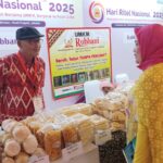 Salah satu stan pelaku Usaha Mikro, Kecil dan Menengah (UMKM) binaan Alfamart dalam acara puncak perayaan Hari Ritel Nasional (HRN) 2025 diinisiasi Asosiasi Pengusaha Ritel Indonesia (Aprindo) dimeriahkan ribuan pelaku UMKM di Balai Sudirman, Tebet, Jakarta Selatan, Selasa (11/11/2025). Foto: Joesvicar Iqbal/dok/ipol.id