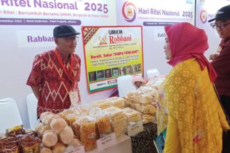 Salah satu stan pelaku Usaha Mikro, Kecil dan Menengah (UMKM) binaan Alfamart dalam acara puncak perayaan Hari Ritel Nasional (HRN) 2025 diinisiasi Asosiasi Pengusaha Ritel Indonesia (Aprindo) dimeriahkan ribuan pelaku UMKM di Balai Sudirman, Tebet, Jakarta Selatan, Selasa (11/11/2025). Foto: Joesvicar Iqbal/dok/ipol.id