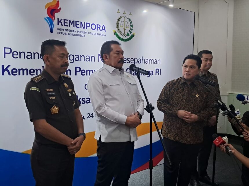 Kementerian Pemuda dan Olahraga (Kemenpora) resmi menandatangani nota kesepahaman (MoU) dengan Kejaksaan Agung terkait pengawasan, asistensi hukum, dan pendampingan terhadap pengelolaan anggaran di bidang kepemudaan dan olahraga.