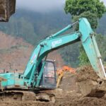 Sejumlah alat berat dikerahkan dalam operasi pencarian korban longsor di Desa Pandanarum, Kecamatan Pandanarum, Kabupaten Banjarnegara, Jawa Tengah, Sabtu (22/11/2025). Foto: Ist