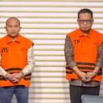 Dua tersangka korupsi proyek fiktif PT Pembangunan Perumahan (PP). Foto: Yueha Krastawan/ipol.id