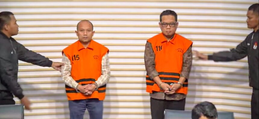 Dua tersangka korupsi proyek fiktif PT Pembangunan Perumahan (PP). Foto: Yueha Krastawan/ipol.id