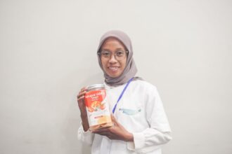 Perjalanan inspiratif datang dari Imroatus Sofiyah, nasabah PNM Mekaar asal Surabaya, Jawa Timur, yang berhasil menjadi juara program Mekaarpreneur 2025 tingkat Jawa Timur.