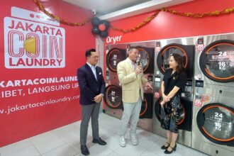 Jakarta Coin Laundry (JCL) resmi membuka outlet ke-55 di kawasan padat hunian Palmerah, Jakarta Selatan, pada Rabu (26/11/2025). Foto: IPOL.ID/Vinolla Romadhona