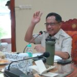 Mendagri di hadapan awak media usai memimpin Rapat Koordinasi Kepala Daerah se-Provinsi Maluku Tahun 2025 di Ruang VIP Bandara Pattimura, Kota Ambon, Maluku, Kamis (27/11/2025).