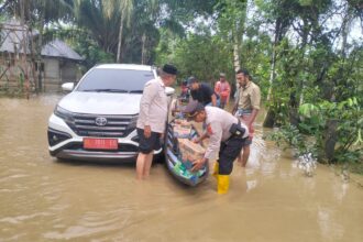 Hingga Kamis (27/11/2025), ketinggian air dilaporkan terus meningkat dan telah mencapai 30–50 sentimeter di 15 Gampong, Kecamatan Kaway XVI. Foto: Dok Polda Aceh