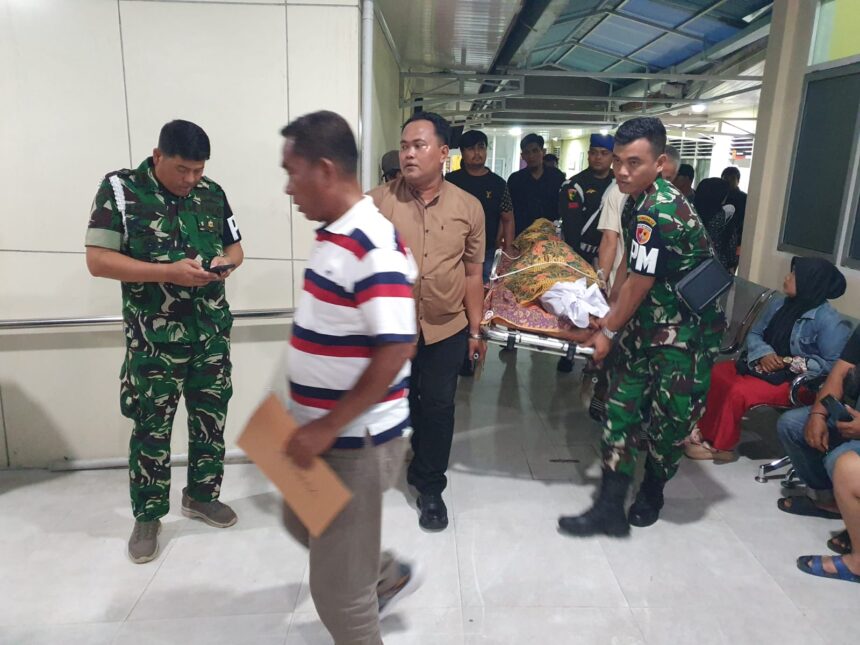 Satu dari dua personel yang hilang dalam musibah tanah longsor ditemukan di sekitar aliran Sungai Batang Anai, tepatnya di wilayah Kayu Tanam, Kabupaten Padang Pariaman. Korban adalah Prada Zeni Marpaung, yang ditemukan dalam kondisi gugur. Foto: Dok TNI AD