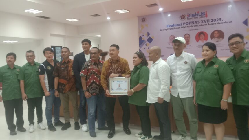 Seksi Wartawan Olahraga Persatuan Wartawan Indonesia DKI Jakarta (Siwo PWI Jaya) bersama Komite Olahraga Nasional Indonesia (KONI) DKI Jakarta menggelar diskusi bertajuk “Evaluasi POPNAS XVII 2025: Strategi Pembinaan Atlet Muda DKI Jakarta Secara Menyeluruh” di Gedung KONI DKI Jakarta, Tanah Abang, Kamis (13/11/2025).