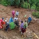 Tanah longsor melanda kawasan Jembatan Kembar Silaiang Bawah, Kecamatan Padang Panjang Barat, Kota Padang Panjang, Jumat (28/11/2025) sekitar pukul 10.00 WIB. Foto: Dok TNI AD