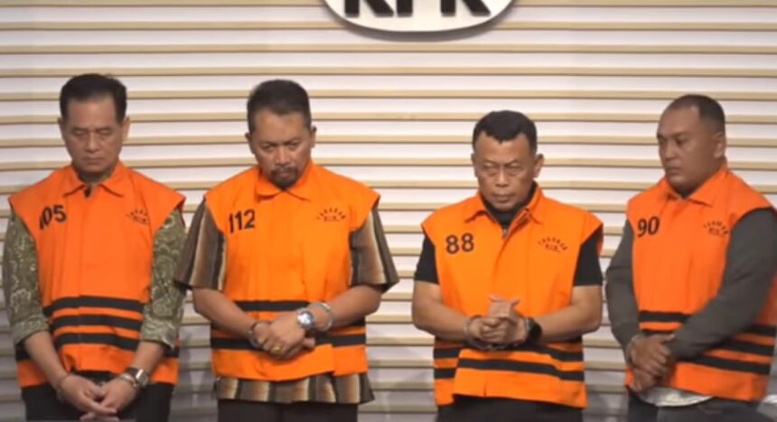 Bupati Ponorogo bersama tiga tersangka lainnya. Foto: Tangkapan layar YouTube KPK