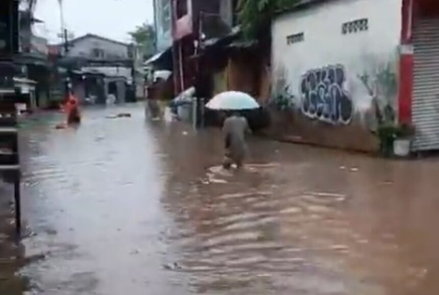 Banjir di Kemang Utara, Mampang Jakarta Selatan. Foto: X @TMCPoldaMetro