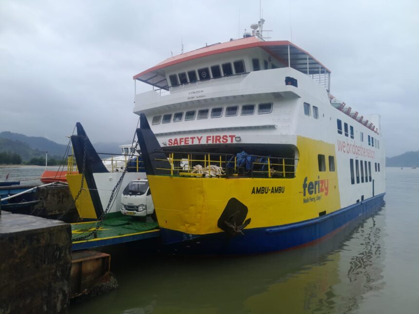 PT ASDP Indonesia Ferry (Persero) mengimbau masyarakat untuk tetap meningkatkan kewaspadaan di tengah kondisi cuaca ekstrem
