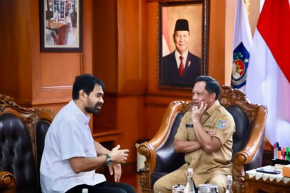 Gubernur Aceh, Muzakir Manaf atau Mualem, mengatakan hilangnya 80 ton bantuan banjir di Bener Meriah dan Aceh Tengah.