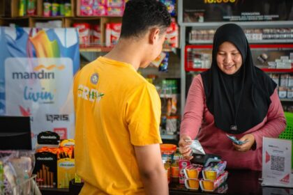 Dukungan aktif Bank Mandiri terhadap program Bantuan Langsung Tunai Sementara Kesejahteraan Rakyat (BLTS Kesra) yang digagas pemerintah untuk memperkuat daya beli dan menjaga konsumsi rumah tangga di seluruh Indonesia. Foto: Dok Bank Mandiri