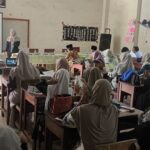 Kantor Cabang BPJS Ketenagakerjaan Jakarta Pluit menggelar sosialisasi program Jaminan Sosial Ketenagakerjaan (Jamsostek) di Gedung SMK Islam Iqro Pasar Kemis, Tangerang, Banten.