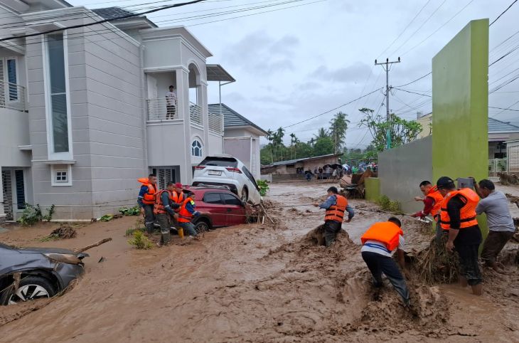 Banjir melanda banyak permukiman di Pulau Sumatra. Foto: kemenhub