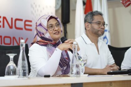 Direktur Utama Telkom Dian Siswarini saat sesi Press Conference pada acara Topping Off Hyperscale Data Center (HDC) NeutraDC-Nxera Batam, Kamis (30/10) di Batam. Foto: Telkom Indonesia