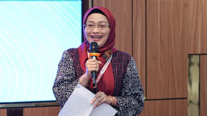 Direktur AdMedika Dian Prambini saat memberikan sambutan pada acara penandatanganan Perjanjian Kerja Sama (PKS) untuk penambahan Dewan Penasihat Medis (DPM) sebagai medical expert untuk Medical Advisor Board (MAB) AdMedika pada Rabu (5/11). Foto: Telkom Indonesia