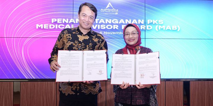 Direktur AdMedika Dian Prambini saat memberikan sambutan pada acara penandatanganan Perjanjian Kerja Sama (PKS) untuk penambahan Dewan Penasihat Medis (DPM) sebagai medical expert untuk Medical Advisor Board (MAB) AdMedika pada Rabu  (5/11). Foto: Telkom Indonesia