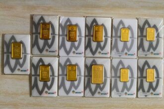 Ilustrasi jejeran emas antam. Foto: Istcok @Fajrul Islam