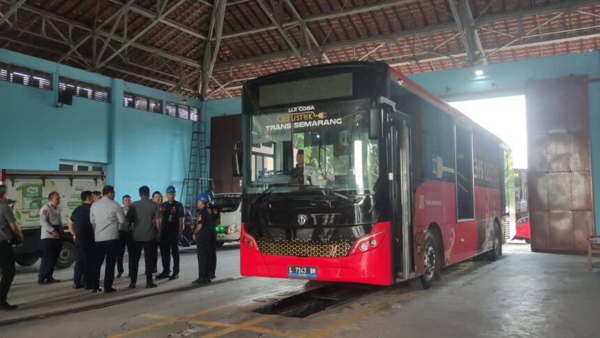 Uji coba operasional Bus Listrik Trans Semarang. Foto: Ist