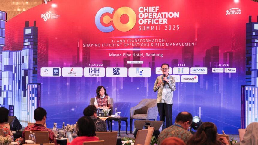 Ethico-Medico-Legal Advisor MAB AdMedika Prof. Dr. dr. Agus Purwadianto, SH, MSi, Sp.FM(K). Pada aat sesi diskusi khusus bertajuk “The Strategic Imperative of the Medical Advisory Board (MAB)” pada rangkaian Chief Operation Officer (COO) Summit 2025 yang berlangsung pada Jumat (7/11) di Mason Pine Hotel, Bandung. Foto: Telkom Indonesia