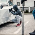 Ilustrasi, Suami istri nekat mencuri mobiKarya:dardespotl di Rest Area Cibubur. Foto: Istcok @dardespot