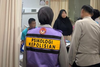 Biro Psikologi SSDM Polri dan Bagian Psikologi Biro SDM Polda Metro Jaya sejak Jumat (7/11/2025) malam hingga Minggu (9/11) hari ini, melanjutkan pendampingan psikososial dan bantuan awal psikologis, dipimpin oleh BJP Yohanes Ragil dari Biro Psikologi SSDM Polri. Foto: Ist
