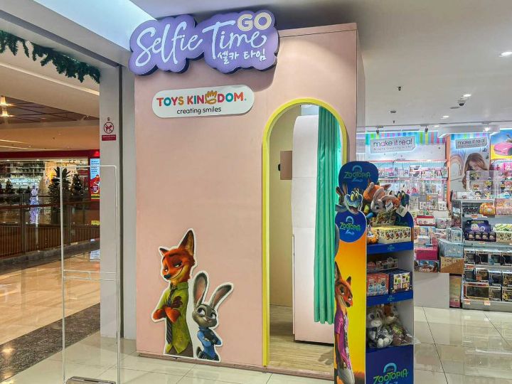 Dalam keseruan petualangan Nick & Judy, anak-anak dapat menikmati koleksi mainan karakter Zootopia yang lucu dan eksklusif di Toys Kingdom, Jumat (21/11/2025). Foto: Ist