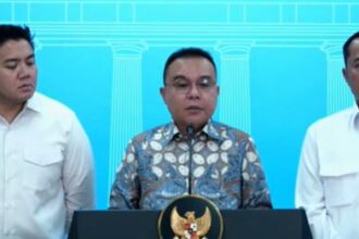 Wakil Ketua DPR Dasco Sufmi Ahmad mengumumkan rehabilitas eks Dirut ASDP Ira Puspadewi (foto: Sekretariat Presiden