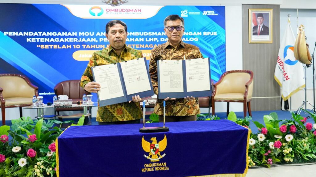 Penandatanganan nota kesepahaman BPJS Ketenagakerjaan dengan Ombudsman RI. (dok. BPJS Ketenagakerjaan)