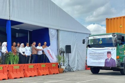 Mendag Budi Santoso lepas ekspor senilai Rp978 miliar dari 8 provinsi, melibatkan UMKM hingga industri besar. Foto: Ipol.id / Vinolla Romadhon