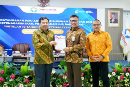 Penandatanganan nota kesepahaman BPJS Ketenagakerjaan dengan Ombudsman RI. (dok. BPJS Ketenagakerjaan)