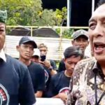 HY Ibrahim Husen (kanan) pemilik tanah seluas 2,3 hektare di Kavling Mawar Indah, Kelurahan Kali Baru, Kecamatan Medan Satria, Kota Bekasi. Foto: Dok pribadi/ist
