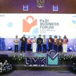 Pemberian penghargaan bagi BUMN dengan volume transaksi tertinggi pada acara PaDi Business Forum & Showcase (PBFS) 2025 di The Gade Tower, Jakarta Pusat pada (10/12). Foto: Telkom Indonesia