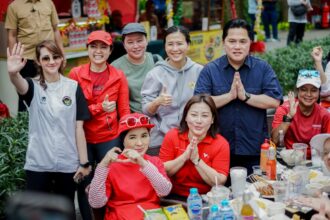 Republika melalui Ameera Network berkolaborasi dengan Artha Graha Peduli, Creative Event Entertainment dan SCBD Weekland menggelar Jakarta Mother’s Day di SCBD Weekland, Minggu (21/12/2025). Foto: Ist