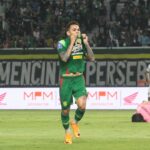 Selebrasi Gali Freitas usai merobek gawang Borneo FC Samarinda. (Ist)