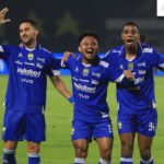 Para pemain Persib Bandung merayakan gol. (Ist)