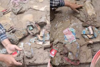 Korban bencana membersihkan lembar demi lembar uang tabungan yang berhasil diselamatkan dari reruntuhan rumah mereka. Foto: Tangkapan layar TikTok @mega.mustika283