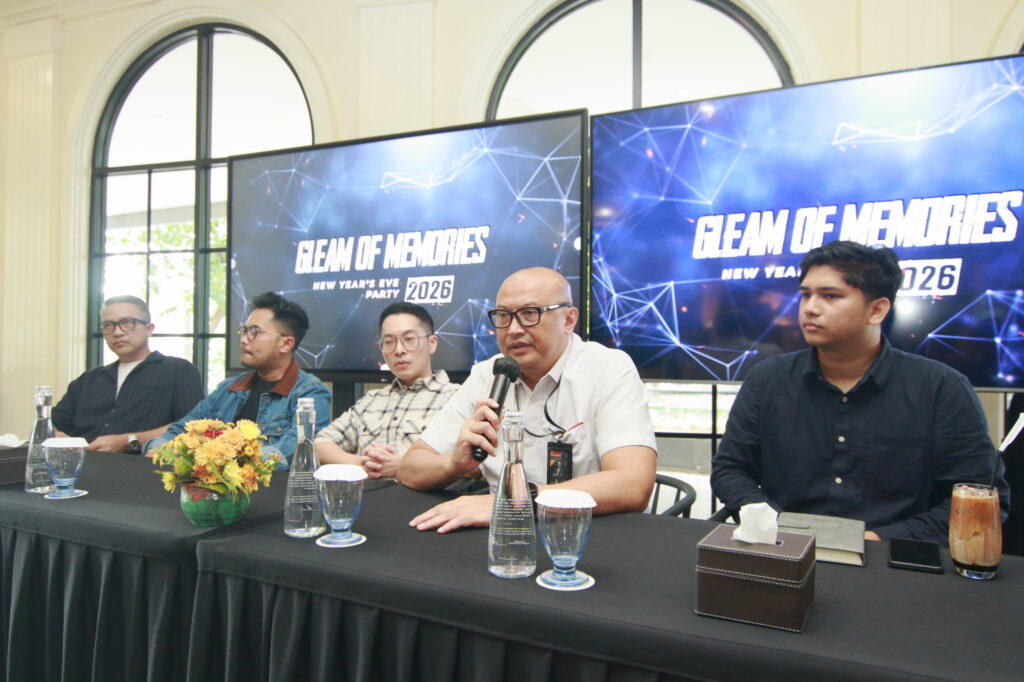Konferensi pers bersama band Kerispatih dan Direktur Operasional & Transformasi Digital Jakarta Experience Board, Bogi Aditya di The Tavia Heritage Hotel pada Senin (15/12/2025) siang. (Alidrian Fahwi/ipol.id).