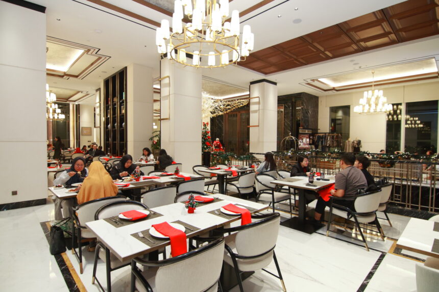 Kemeriahan perayaan Natal dan tahun baru di The Grand Mansion Menteng. (Alidrian Fahwi/ipol.id).