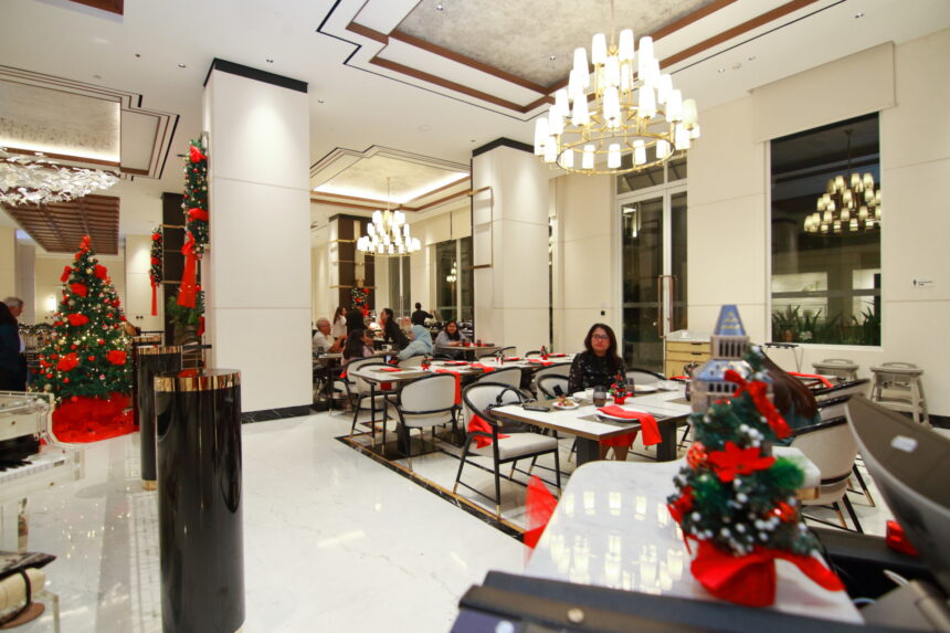 Kemeriahan perayaan Natal dan tahun baru di The Grand Mansion Menteng. (Alidrian Fahwi/ipol.id).