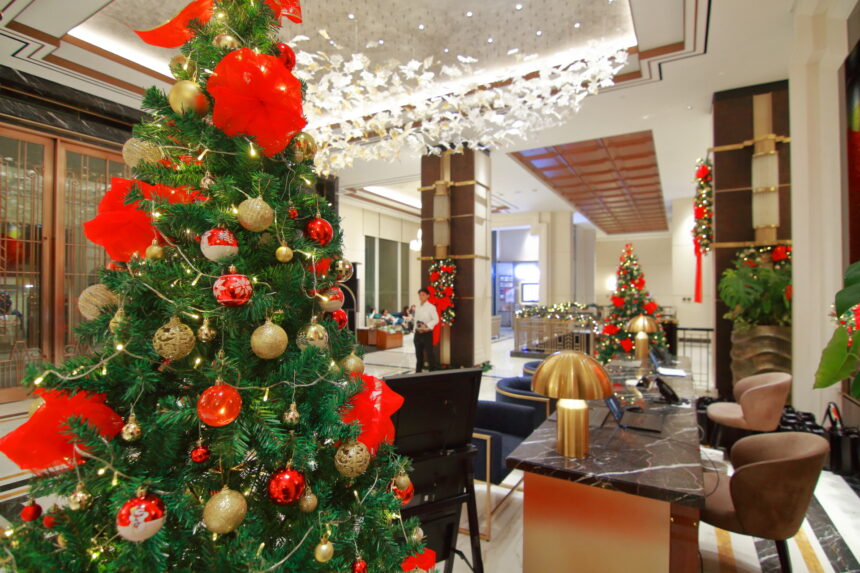 Kemeriahan perayaan Natal dan tahun baru di The Grand Mansion Menteng. (Alidrian Fahwi/ipol.id).