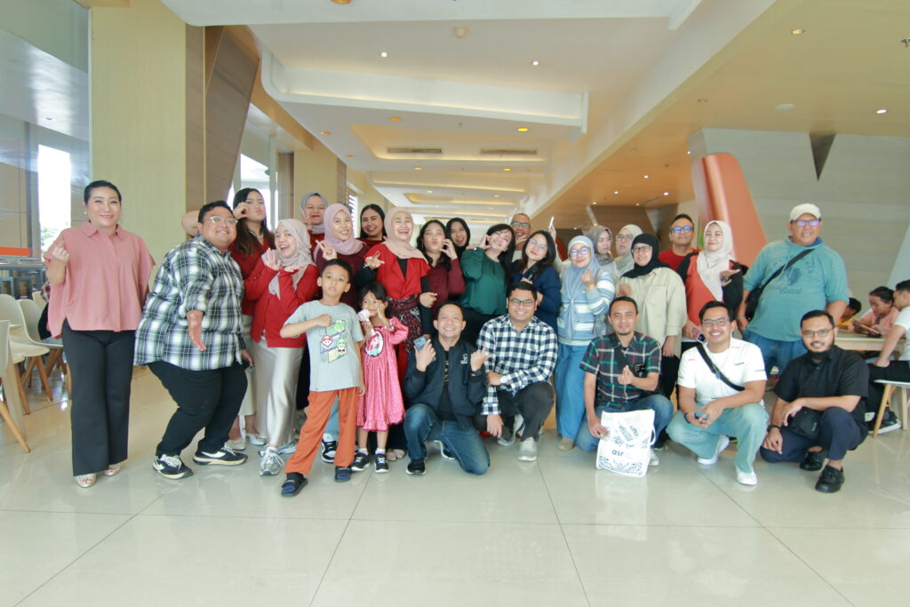 Harris Bekasi menggelar acara Media & Digital Creators Mini Gathering dengan tema “Cheers to 2026: Creativity, Connection, Collaboration”. (Alidrian Fahwi/ipol.id)