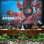 Menkeu Purbaya Yudhi Sadewa saat konferensi pers APBN KiTA yang diselenggarakan di Jakarta pada Kamis (18/12/2025).