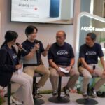 Perwakilan Sharp menjelaskan fitur Sharp AQUOS R10 dan AQUOS sense10
