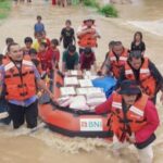 BNI bergerak cepat menyalurkan bantuan tanggap darurat bagi masyarakat terdampak bencana alam berupa banjir bandang, tanah longsor, dan cuaca ekstrem yang melanda sejumlah daerah di Sumatra Barat dalam beberapa hari terakhir. Foto: Dok BNI