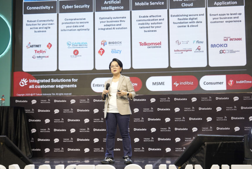 Direktur Enterprise & Business Service Telkom, Veranita Yosephine, dalam Trend Maker Summit 2025, Jimbaran (27/11). Foto: Telkom Indonesia