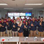Direktur Utama Telkom Indonesia Dian Siswarini, Komisaris Independen Telkom Ira Noviarti, dan Direktur Human Capital Management Willy Saelan beserta Jajaran saat melakukan peninjauan langsung kesiapan infrastruktur dan layanan ke Posko TelkomGroup Siaga NATARU 2025/2026 di Telkom Regional III, Malang, pada beberapa waktu lalu. Foto: Telkom Indonesia