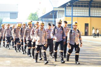 Korps Brimob kerahkan 300 personel, 300 Sabhara tambahan, dan 39 personel Samapta, unit anjing pelacak K9 khusus untuk memperkuat pencarian korban, membantu penanganan bencana di Aceh, Sumatera Barat, dan Sumatera Utara, Senin (1/12/2025). Foto: Ist